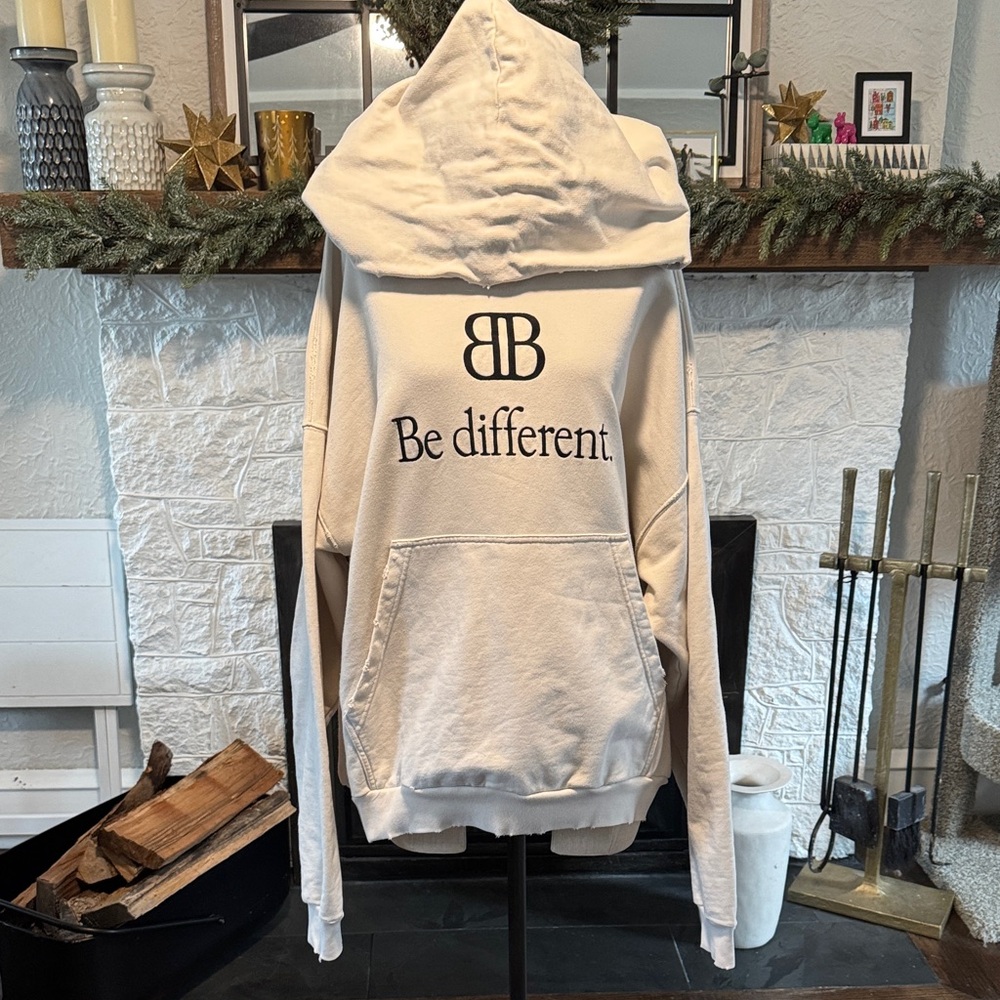 Balenciaga 22 FW Be Different BB Hoodie